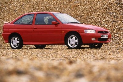 C__Data_Users_DefApps_AppData_INTERNETEXPLORER_Temp_Saved Images_L-Ford-Escort-RS2000-Side.jpg